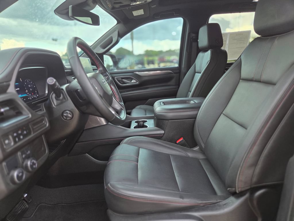 Used 2023 Chevrolet Suburban RST w/ Luxury Package RWD image 18