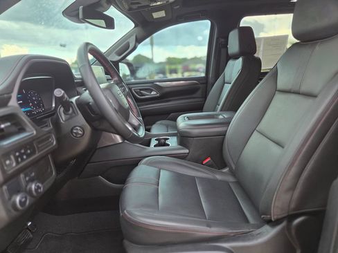 Used 2023 Chevrolet Suburban RST w/ Luxury Package RWD image 18
