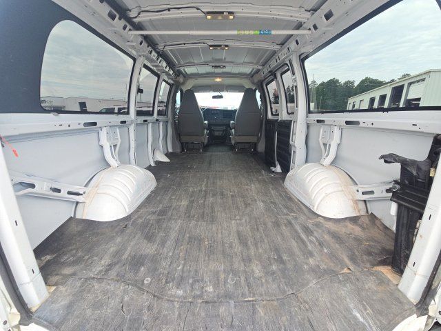 Certified 2017 Chevrolet Express 2500 RWD image 12