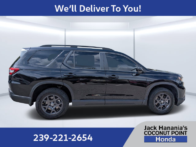 Used 2024 Honda Pilot TrailSport image 2