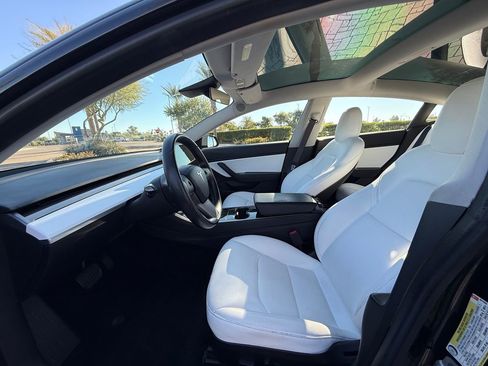 Used 2018 Tesla Model 3 Long Range image 9