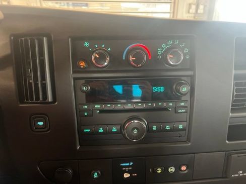 Used 2019 Chevrolet Express 2500 w/ Communications Package RWD image 16