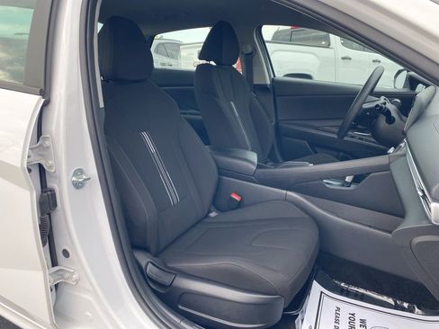 Used 2024 Hyundai Elantra SEL image 22