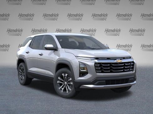 New 2026 Chevrolet Equinox LT w/ Convenience Package II FWD image 2