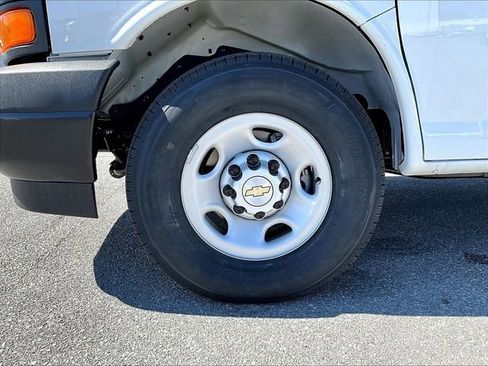 New 2026 Chevrolet Express 2500 RWD image 4