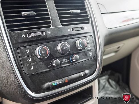 Used 2019 Dodge Grand Caravan SE FWD image 27