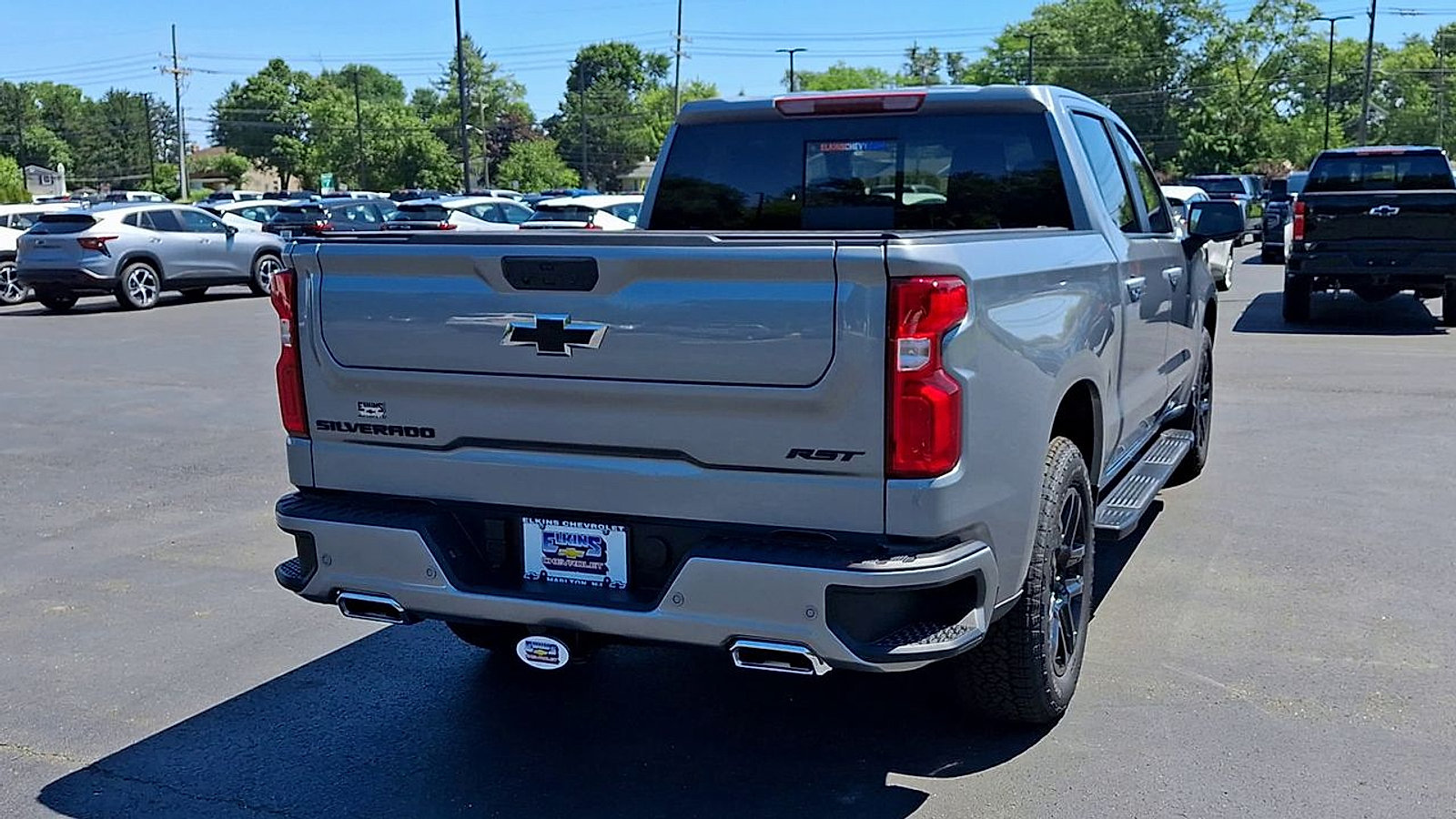 New 2026 Chevrolet Silverado 1500 RST w/ Z71 Off-Road Package AWD/4WD image 2