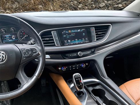 Used 2019 Buick Enclave Essence image 6