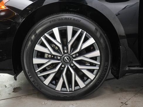 Used 2024 Nissan Altima 2.5 SV w/ SV Premium Package AWD/4WD image 28