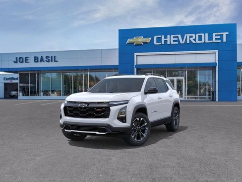 New 2026 Chevrolet Equinox RS w/ Convenience Package III AWD/4WD image 8