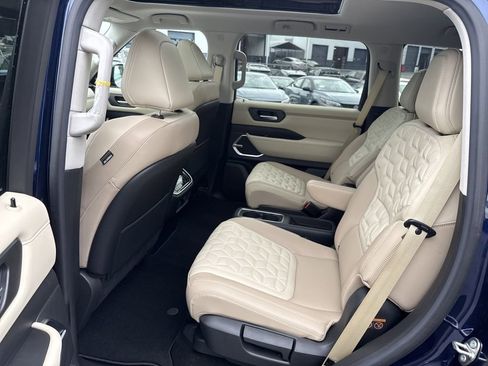 New 2025 Nissan Armada Platinum Reserve AWD/4WD image 16