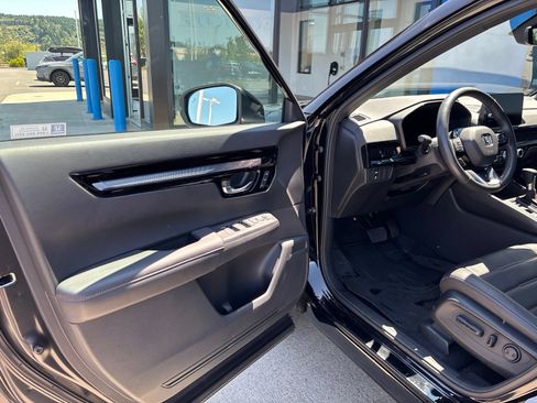 Used 2023 Honda CR-V Sport Touring image 9