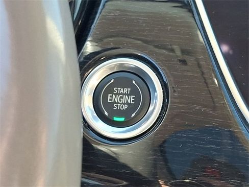 Used 2020 Cadillac XT6 Premium Luxury image 23