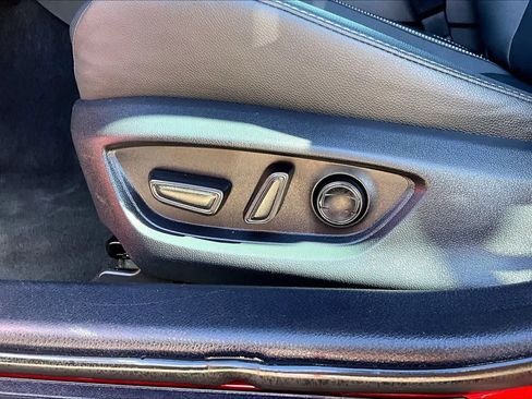 Used 2025 Toyota Camry SE image 32