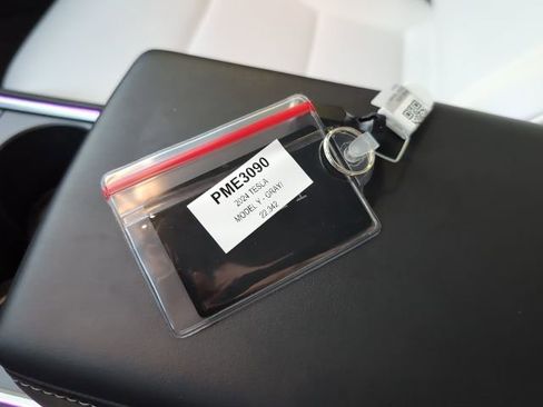 Used 2024 Tesla Model Y Long Range image 26