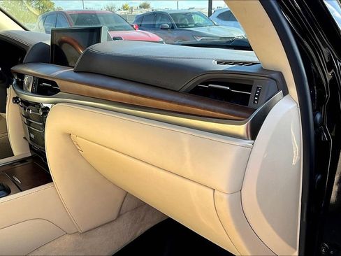 Used 2018 Lexus LX 570 4WD image 19