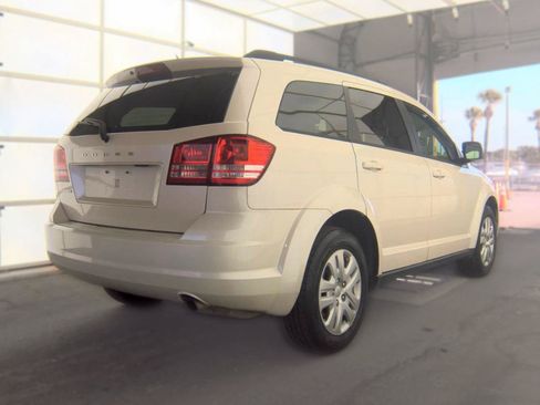Used 2016 Dodge Journey SE w/ Flexible Seating Group FWD image 4