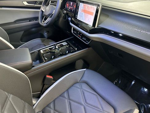 New 2025 Volkswagen Atlas Peak Edition SE image 15