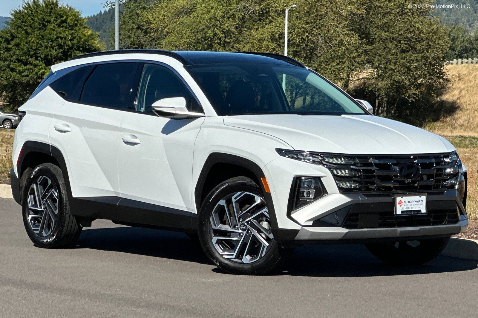 Used 2025 Hyundai Tucson Limited AWD/4WD image 1