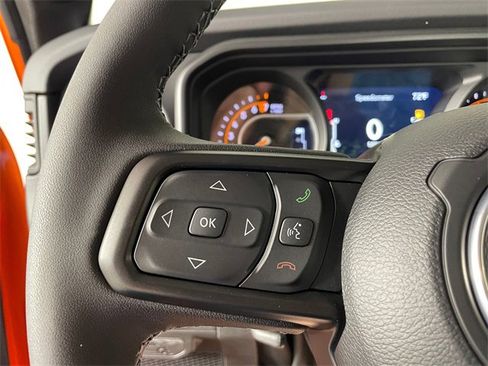 New 2025 Jeep Gladiator Sport image 9