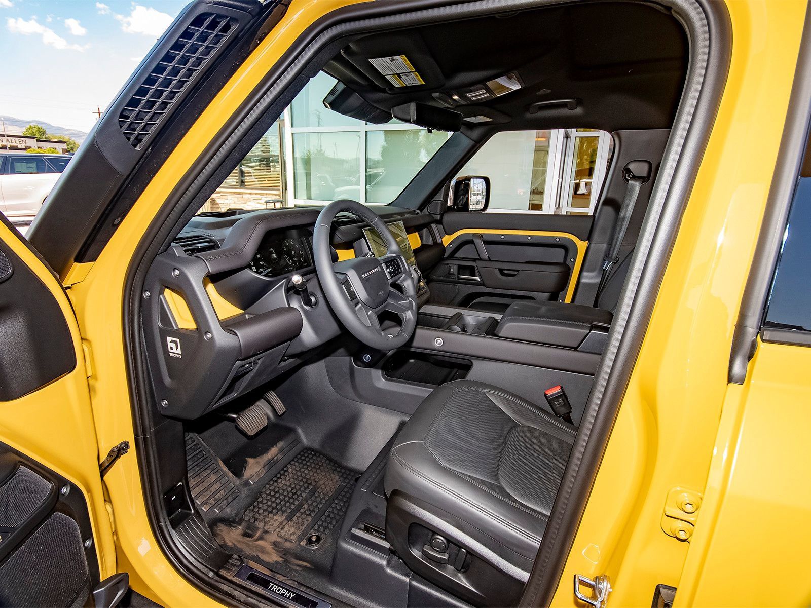 New 2026 Land Rover Defender 110 AWD/4WD image 36