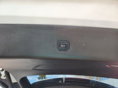 Used 2018 Chevrolet Traverse Premier w/ Redline Edition image 12