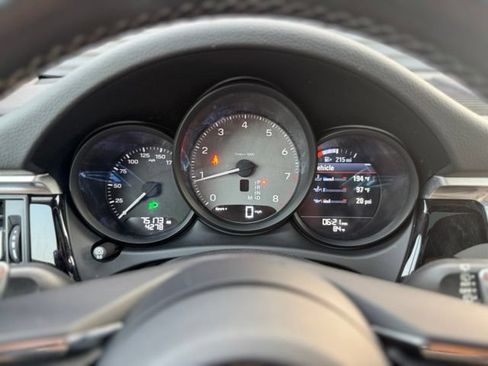 Certified 2022 Porsche Macan S AWD/4WD image 22
