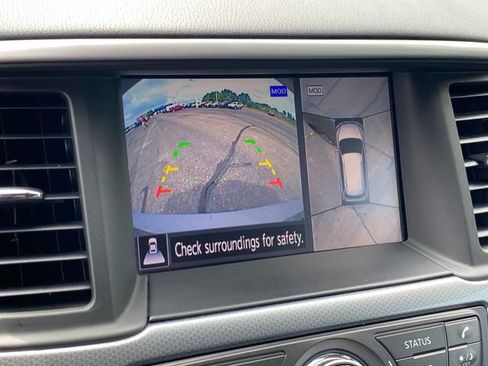 Used 2019 Nissan Pathfinder SL FWD image 12