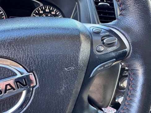 Used 2020 Nissan Pathfinder SL AWD/4WD image 18