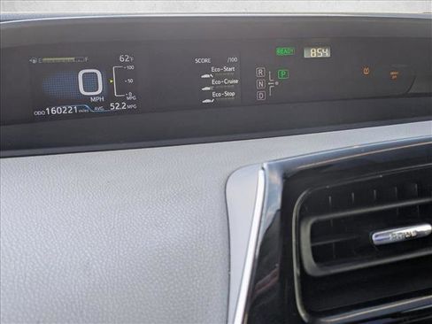 Used 2016 Toyota Prius Three image 11