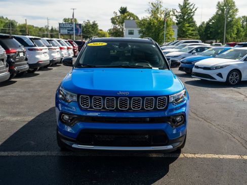 Used 2025 Jeep Compass Limited AWD/4WD image 3