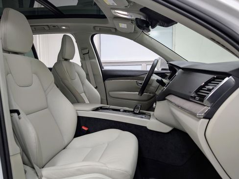 Used 2024 Volvo XC90 T8 Plus w/ Protection Package Premier image 29