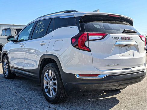 Used 2022 GMC Terrain SLT w/ Infotainment Package II image 4