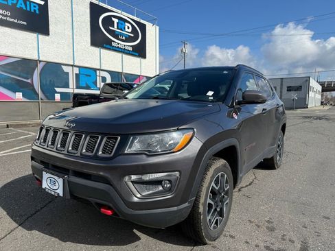 Used 2019 Jeep Compass Trailhawk image 1