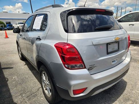 Used 2019 Chevrolet Trax LT w/ Sun & Sound Package FWD image 3