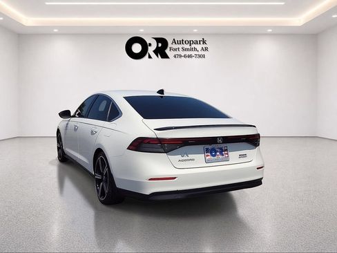 Used 2023 Honda Accord Sport image 4