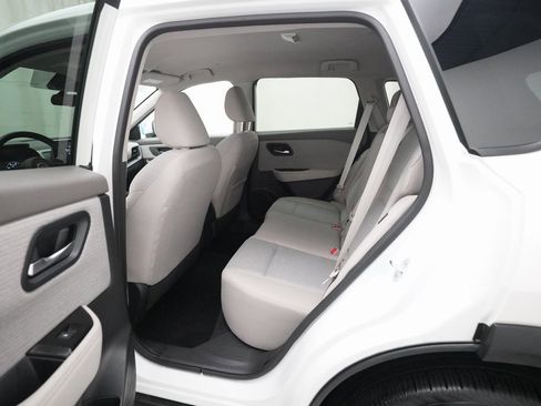 Used 2023 Nissan Rogue SV image 15