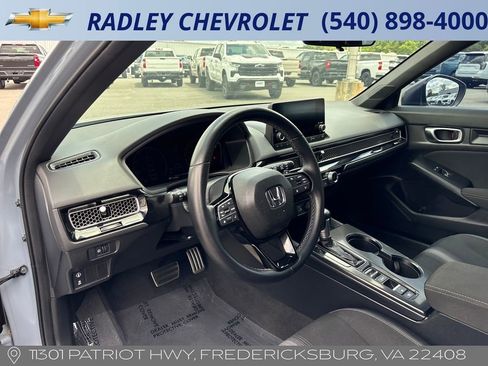Used 2023 Honda Civic Sport image 4