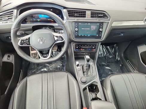 Used 2024 Volkswagen Tiguan SE R-Line w/ MDO Package, Two-Row AWD/4WD image 9