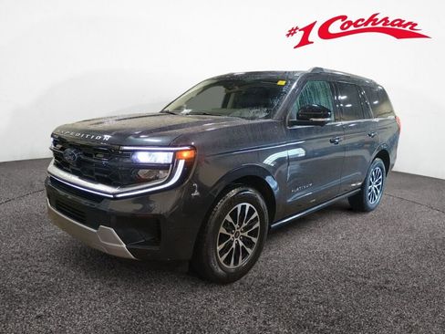 Used 2025 Ford Expedition Platinum image 29