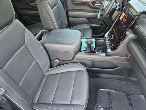 Used 2025 GMC Yukon Elevation image 19