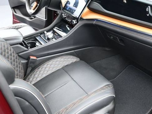 Used 2025 Jeep Grand Cherokee Summit AWD/4WD image 10