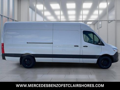 New 2026 Mercedes-Benz Sprinter 2500 image 9