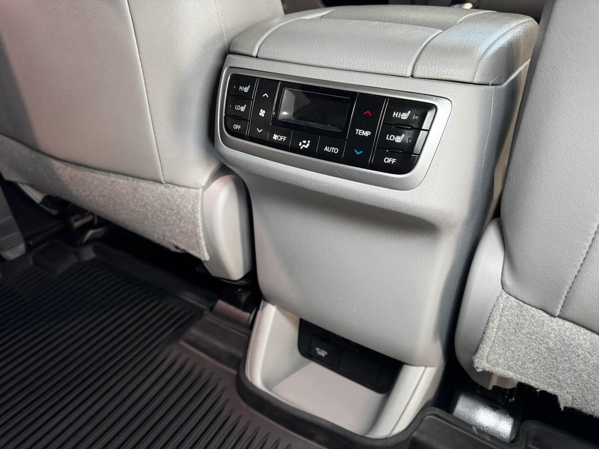 Used 2019 Toyota Highlander Limited Platinum w/ Protection Package #3 AWD/4WD image 18