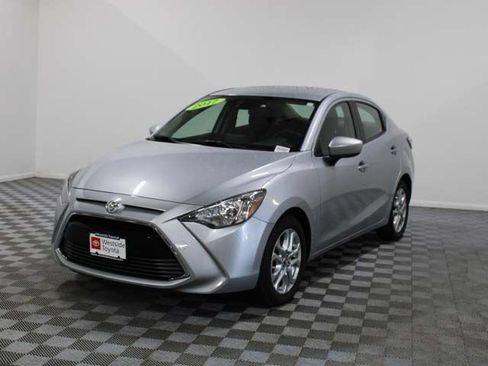 Used 2017 Toyota Yaris iA FWD image 2