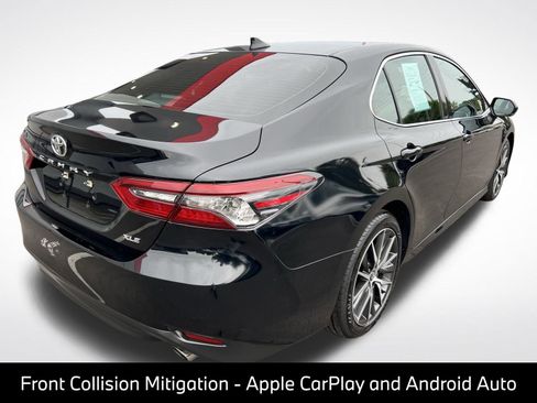 Used 2021 Toyota Camry XLE FWD image 9