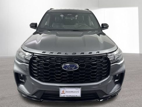 Used 2025 Ford Explorer ST-Line w/ ST-Line Street Pack AWD/4WD image 24