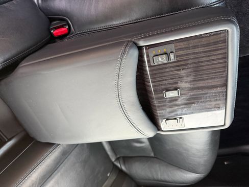 Used 2013 Lexus LS 460 AWD image 29