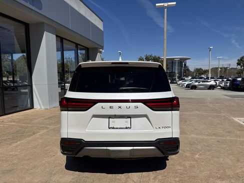 New 2026 Lexus LX 700h Luxury image 4