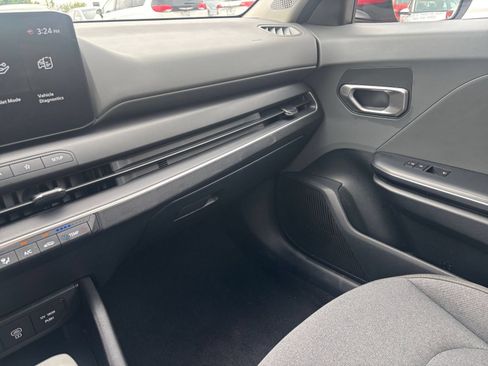 Used 2025 Kia K4 FWD image 34